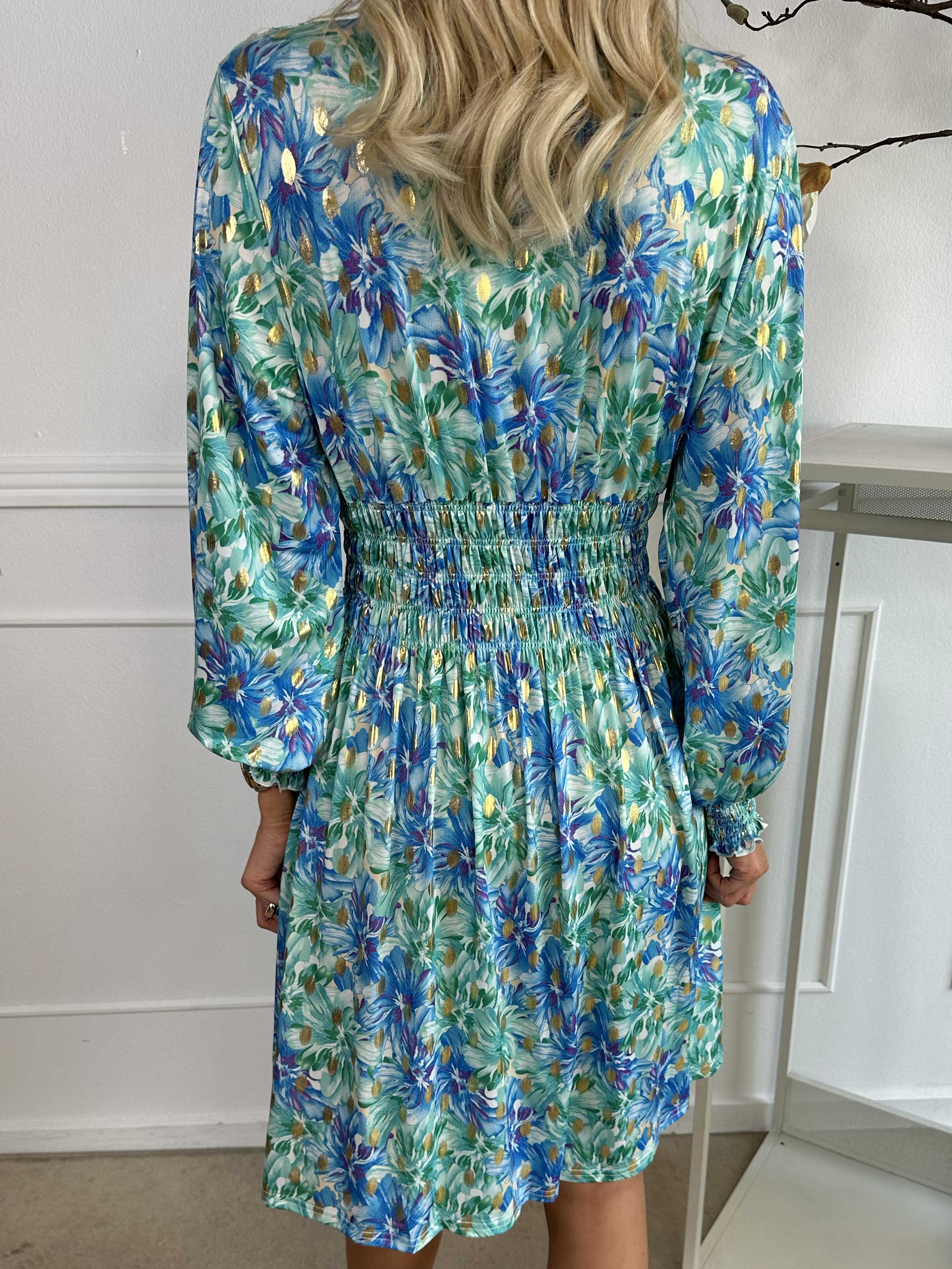 Pams Floral Short L/S - Elastisk klänning med smockad midja